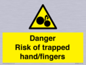danger-risk-of-trapped-handfingers~